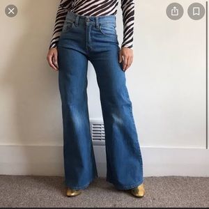 18th Amendment Colbert Bell Bottom Jeans Size 26